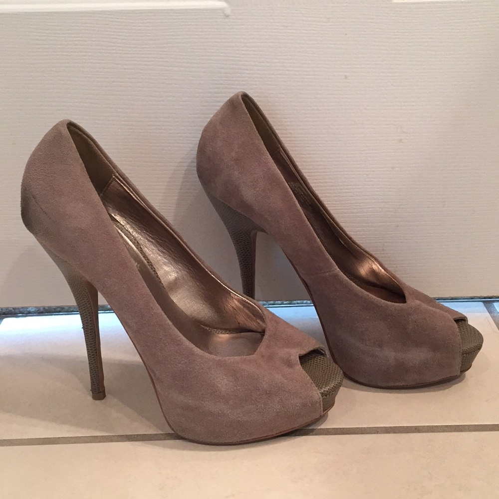 Steve Madden peep toe pumps